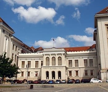 الجامعات في رومانيا